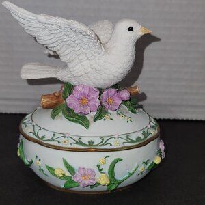 Heritage House Sing a Song Dove Bird Musical Trinket Box "The Way We Were" Song